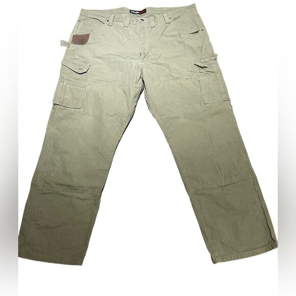 Wrangler Riggs Workwear Olive Green Ripstop Cargo Pants in a 44 x 32 - Picture 1 of 5
